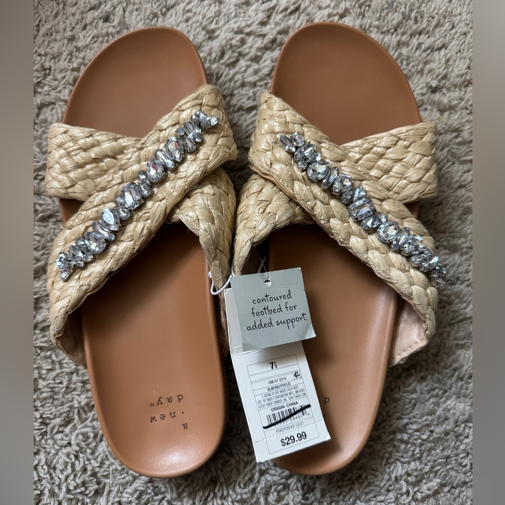 NWT a new day contoured footbed almond with gems sandals